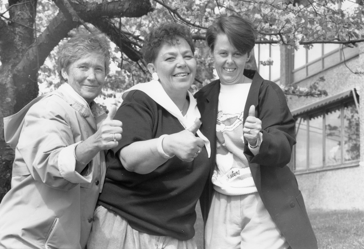 Gruppeportrett av Eva Jorun Hauger (H), May Granum (AP) og Jorun Burum (SP).