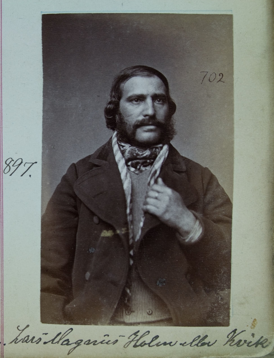 Fangeportrett, Lars Magnus Holm eller Kvik