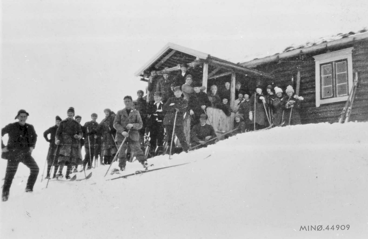 UL Friddtjof's skitur på Haugvangen på Kvebergskjølen 1923