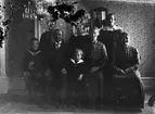 Gruppbild, familj.