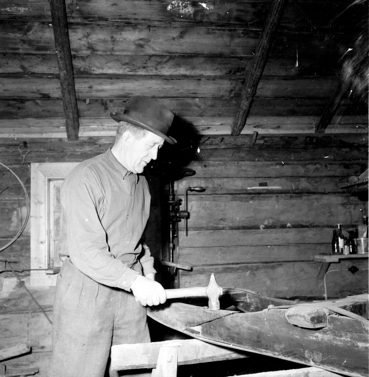 Edsbyn,
Nils Olanders,
I smedja och herrstuga,
December 1956