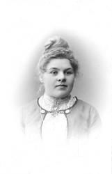 Portrett av ukjent kvinne, visittkort, 1901.