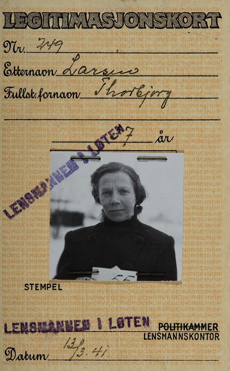 Grenseboerpass, identitetskort, legitimasjonskort, kontordame/husmor Thorbjørg Larsen, Sandvold Løten.