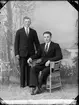 Ateljéporträtt - Nils och Evert Svensson från Lysta, Uppland