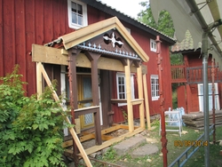 Byggnadsvårdsåtgärder på veranda, på mangårdsbyggnaden på he
