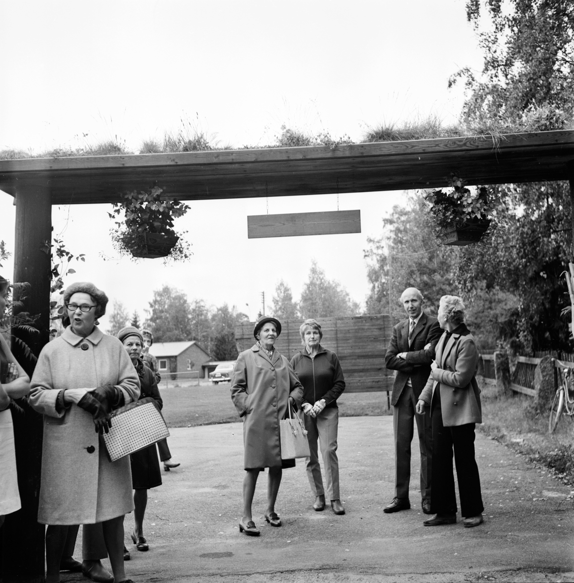 Visning av trädgårdar i Arbå. Lars Green
Oktober-1970