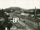 Parti av Valdemarsvik 1925. Närmast sträcker sig Lundbergs läderfabrik längs Garvaregatan.