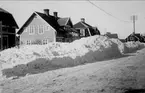 Karlsborg, Strandvägen. Skräddare Andersson och Nordfelts café och bageri (det ljusa huset). Kortet finns ej på museet.