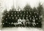 Grupporträtt av officerare och elever vid underofficersskola och korpralskola, karlsborg 1926.