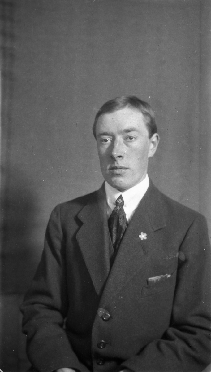 Fotografens (Sigurd Røisli) selvportrett.