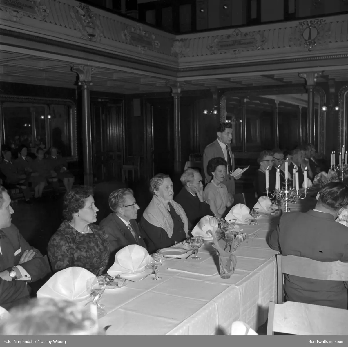 De Vanföras 10-årsjubileum på Stadshuset (senare DHR, De Handikappades Riksförbund, Delaktighet - Handlingskraft - Rörelsefrihet).