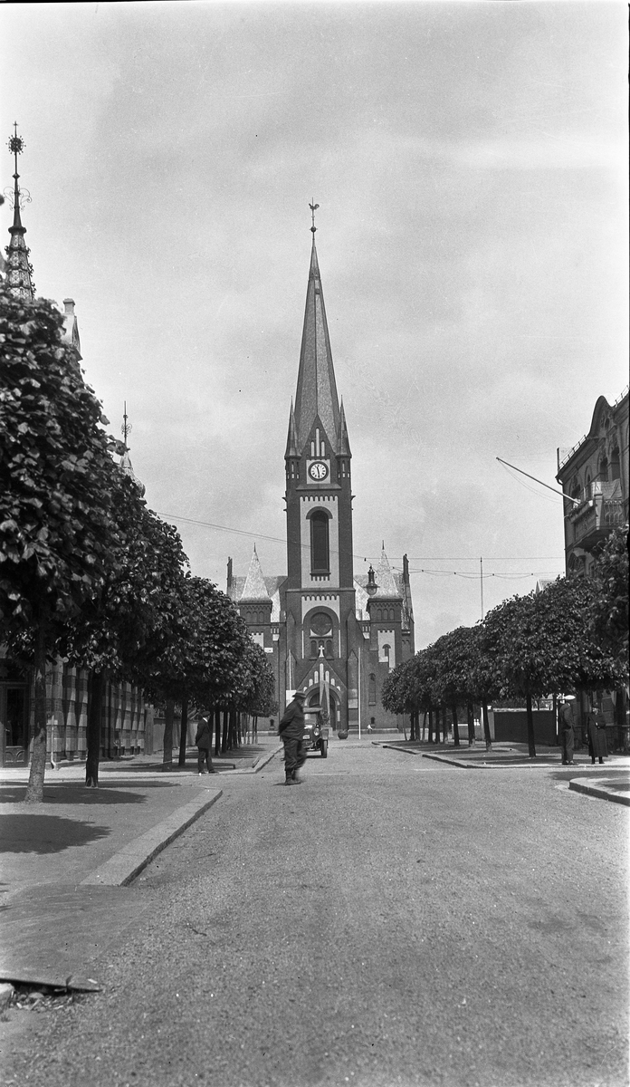 Kirkebygg, trolig Sandefjord kirke siste halvdel 1920-tallet.