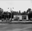 Invigning av Gulf bensinstation på Askersundsvägen, Karlsborg (nuvarande OK/Q8) 1960. Endast neg finns.