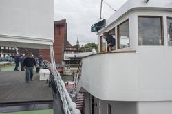 Isbrytaren Sankt Erik på väg till dockan på Beckholmens varv