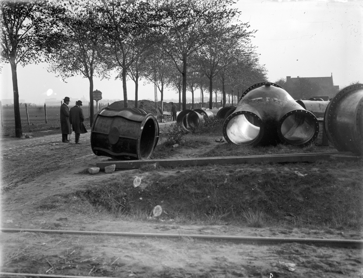 Byggingen av Teltow Kanal, Berlin, Tyskland. Anleggsperiode i fra 1900 til 1906. Stousland deltok i byggingen av kanalen i praksisperioden under studietiden ved Kønigliche Hochschule, Hannover. Han gikk der i fra 1901, og avla diplomeksamen februar 1906.