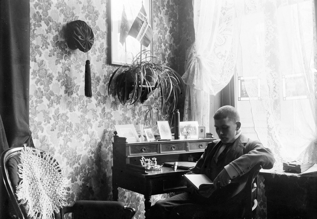 Fredrikstad, Kråkerøy, interiør, Georg Jacob Stousland oppvokst her med foreldrene dampskipsfører Carl Thomas Jørgensen Stousland (1856-1926) og Jenny Martine Jacobsdatter Stousland (1859-),