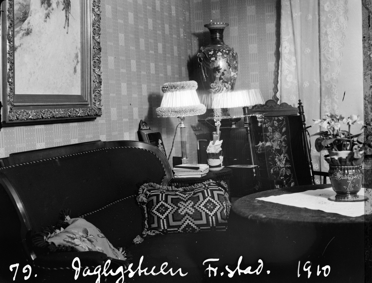 Fredrikstad, Kråkerøy, interiør, Georg Jacob Stousland oppvokst her med foreldrene dampskipsfører Carl Thomas Jørgensen Stousland (1856-1926) og Jenny Martine Jacobsdatter Stousland (1859-),