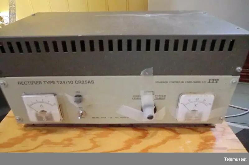 Omformer fra 240 V til 24V/10A