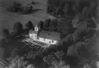 Flygfoto över Dannäs kyrka år 1935,  i Värnamo kommun. Nr. C. 2712