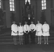 Konfirmandgrupp, Undenäs kyrka, 6/7 1968. Konfirmandlärare: kyrkoherde Carlberg. Deltagarlista finns i arkivet. Neg finns.