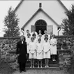 Konfirmandgrupp, Breviks kyrka 21/7 1962. Konfirmandlärare: Sören Thörnblad. Endast neg finns.