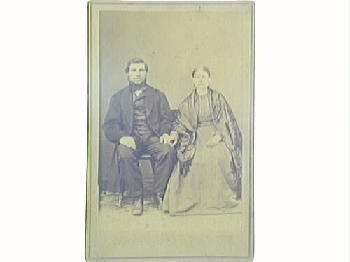 Porträtt av John Jonsson med fru.