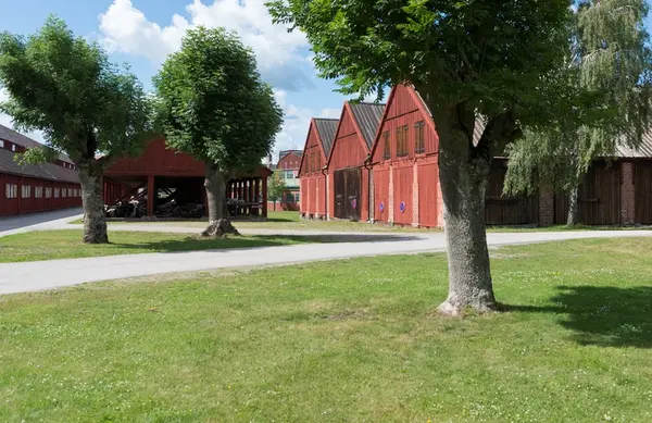 Miljö med byggnader på Lindholmen i Karlskrona.