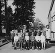 Klassfoto från Strandskolan, Karlsborg, 1967. Lärare: Annette (Sunninger) Carlsson. Neg finns.