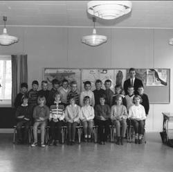 Tillägg av: Roger Agartsson
"Klass 4A
Bakre raden: Christer 