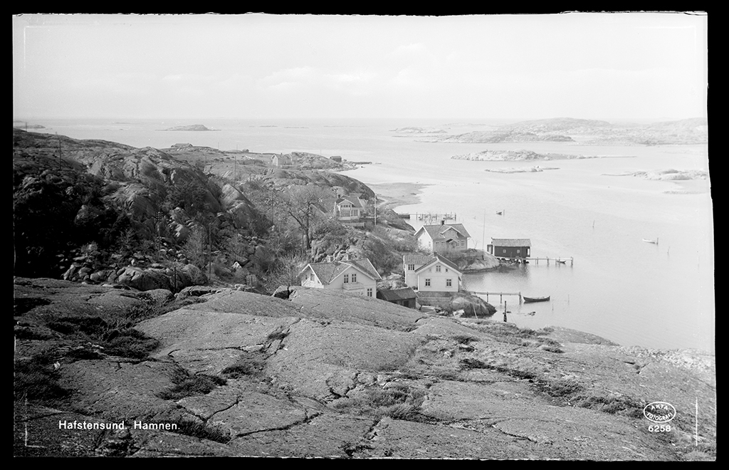 Motiv från Bohuslän ur bildsamlingen efter fotograf Carl Alfred Träff.