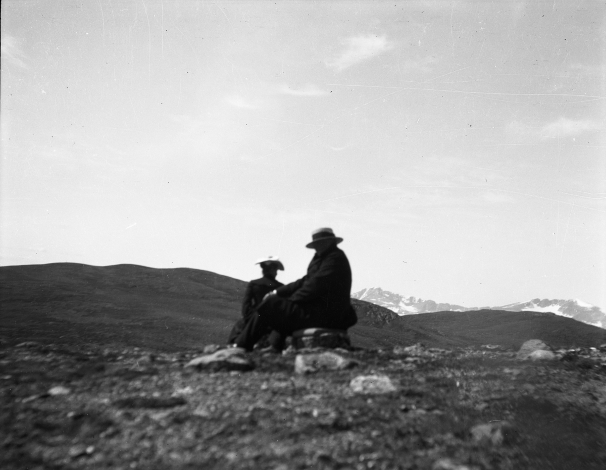Rikard Berges fotoarkiv. Portretter, landskap, folkeliv.