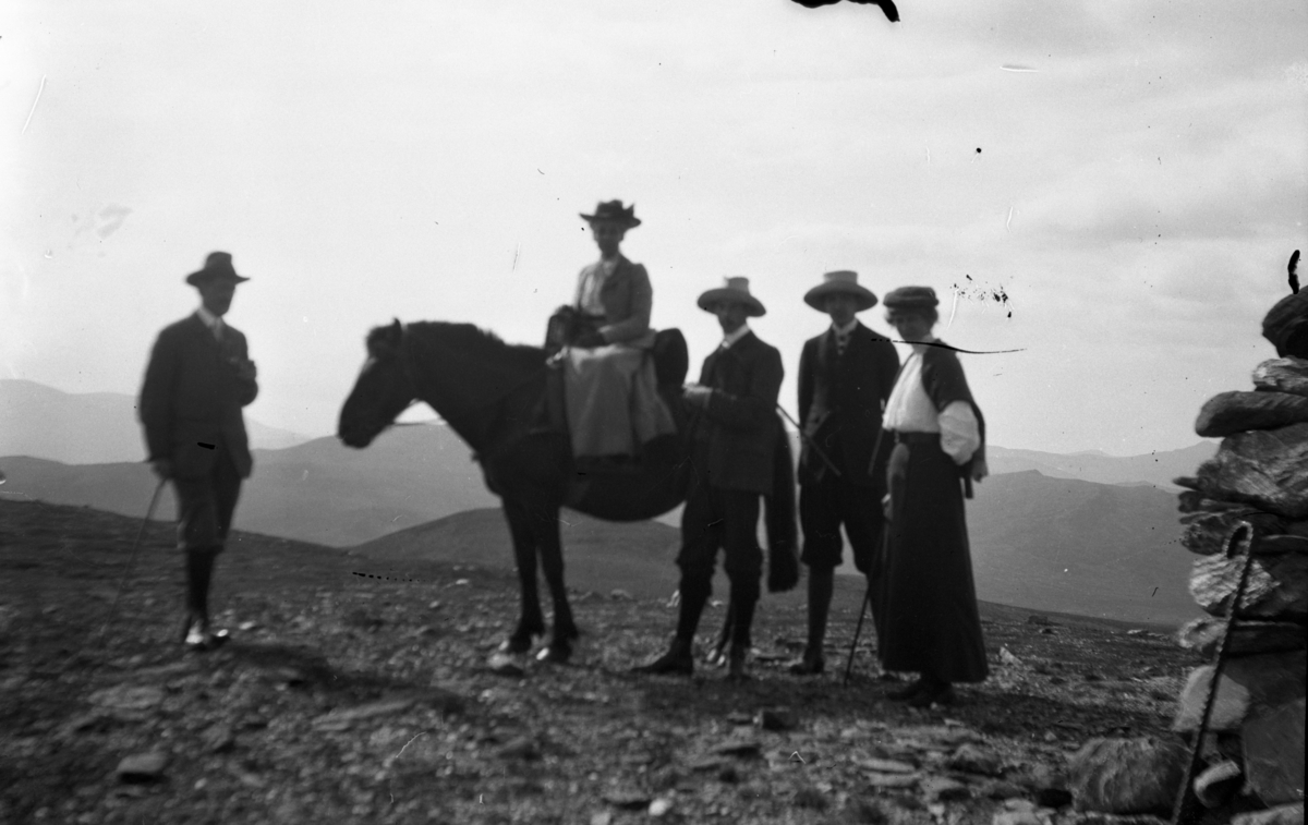Rikard Berges fotoarkiv. Landskapsbilder og portretter.