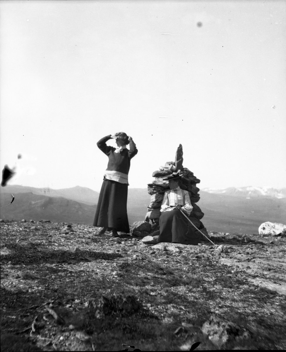 Rikard Berges fotoarkiv. Landskapsbilder og portretter.