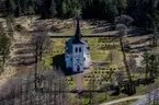 Flygfoto över Almesåkra kyrka i Nässjö kommun.