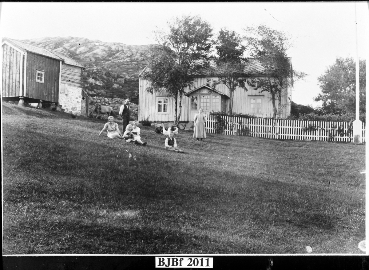 Familie på Borgfjordneset i 1930, Bjugn