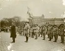 Landstormen uppställda på torget med musikkår i Göteborg 1914.