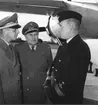 F6 Karlsborg 1957. Besök av bl.a. försvarsminister Sven Andersson och chefen Flygvapnet, general Ljungdahl. Neg finns.