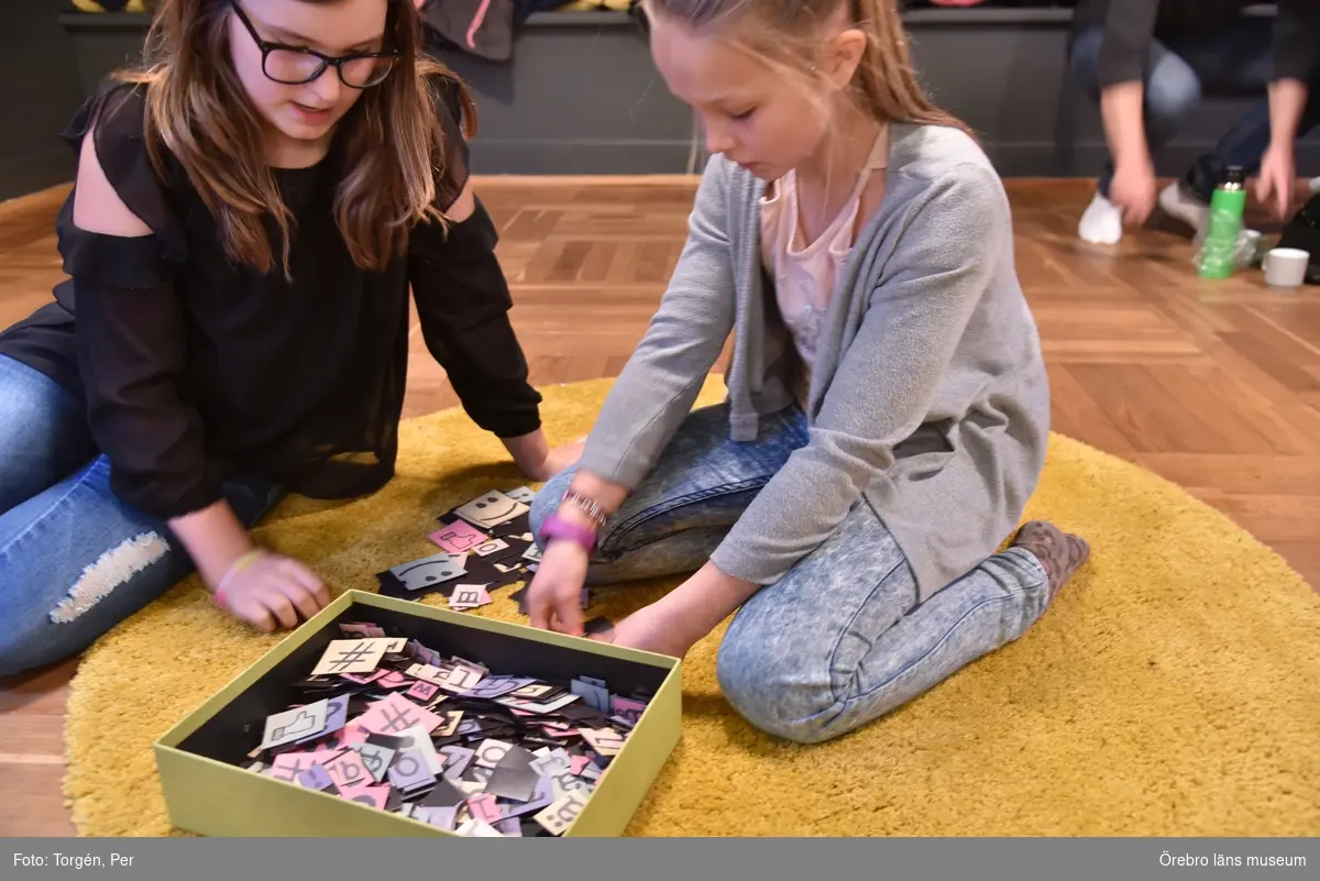 Den 22 November 2017 besöke fröviskolans klass 4 pedagog Cecilia Meyer i utsällningen
"Alla människor" på länsmuseet i Örebro.