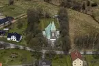 Flygfoto över Bäckaby kyrka i Vetlanda kommun.