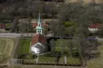 Flygfoto över Fröderyds kyrka i Vetlanda kommun.