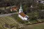 Flygfoto över Fröderyds kyrka i Vetlanda kommun.