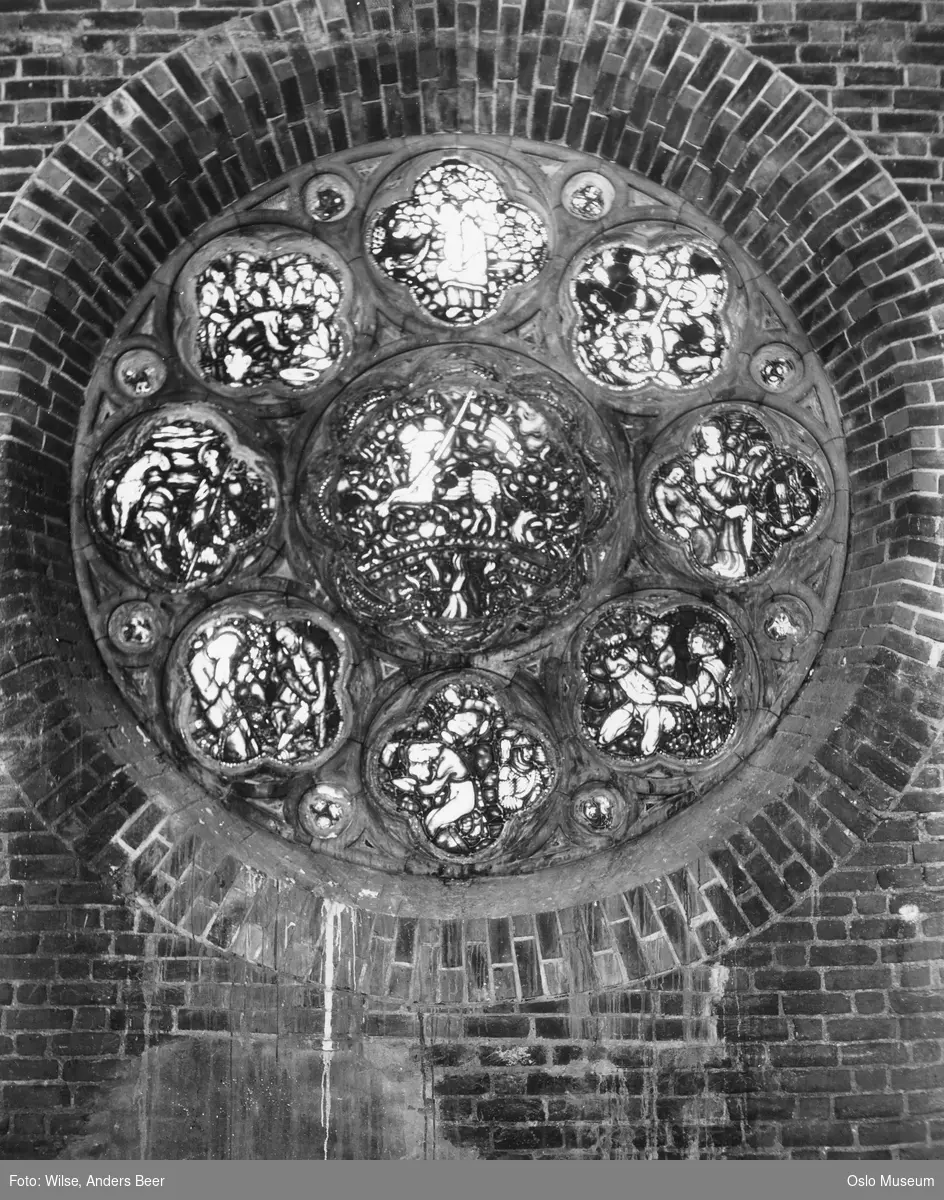 Akershus festning, interiør, glassmaleri, rosevindu