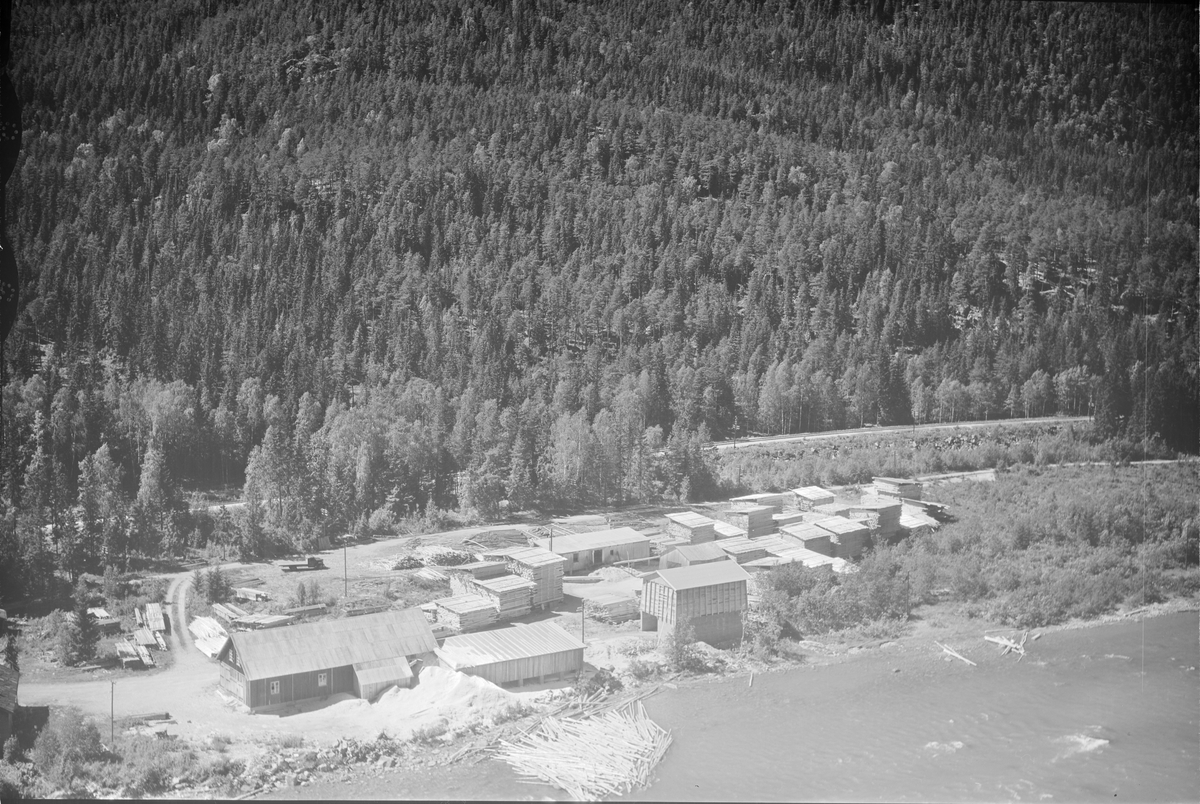 Botterud sag og høvleri,Tretten, Øyer, 16.07.1959, sagbruk, Lågen, fløting, jernbanelinje, blandingsskog