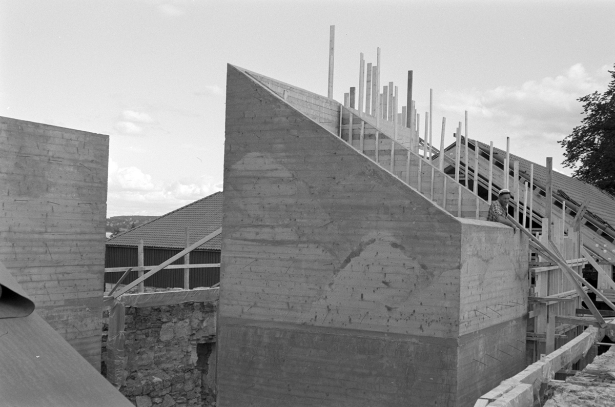 Storhamarlåven, Hedmarksmuseet, snekkere, takarbeid, stillas, materialer, kran, B-fløy, HDH. 03,