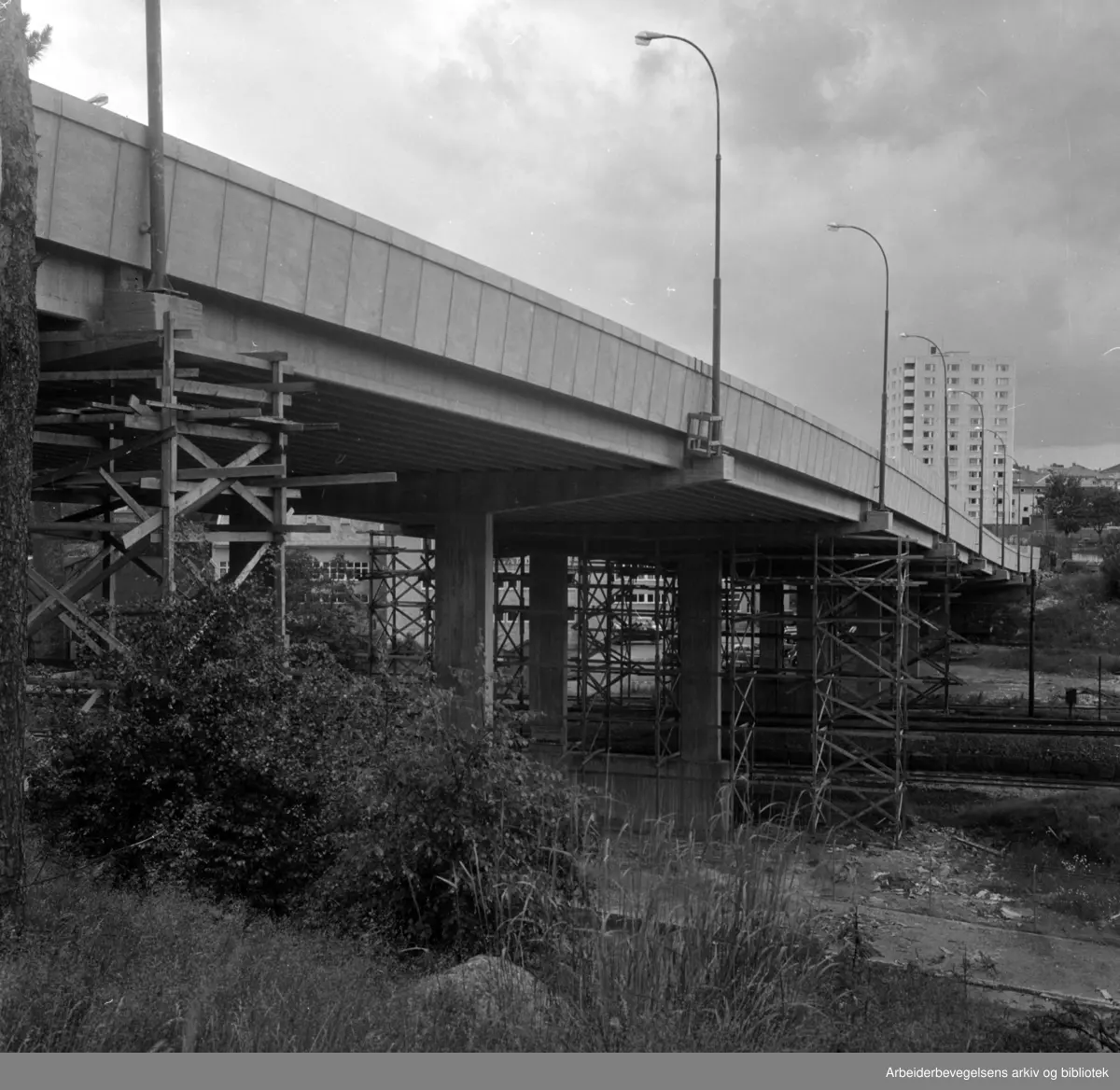 Tveten bru åpnet for trafikk. Juli 1964.