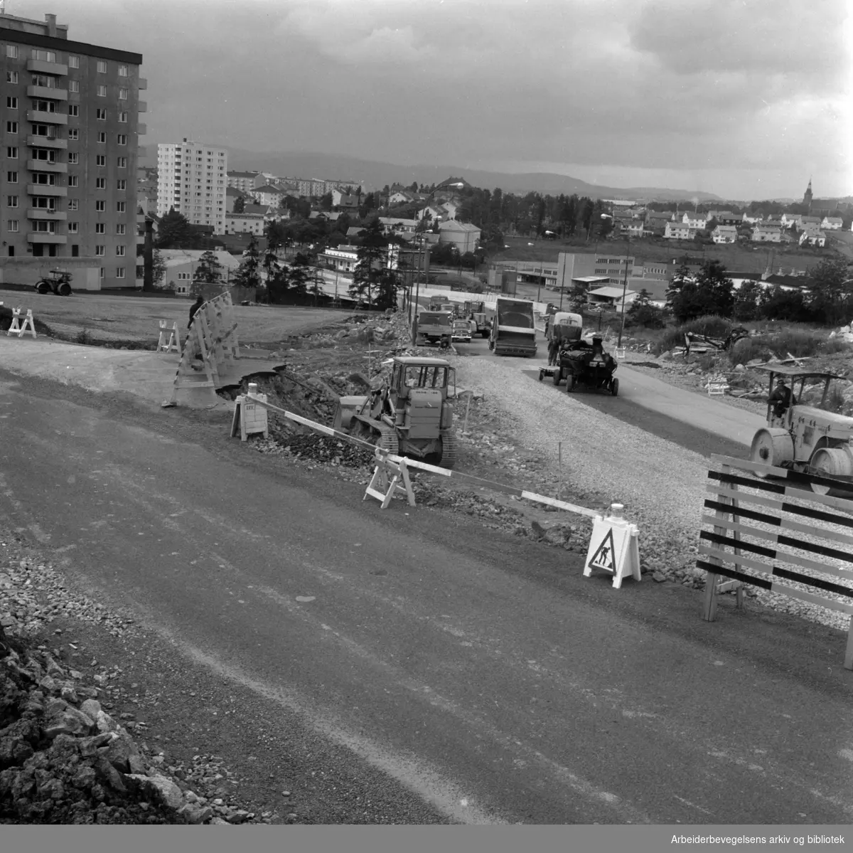 Tveten bru åpnet for trafikk. Juli 1964.