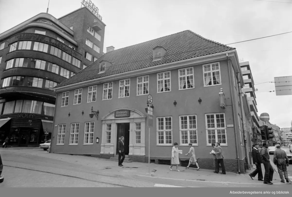 Stortorgets Gjæstgiveri. Stilhistorisk vandring. Juli 1977