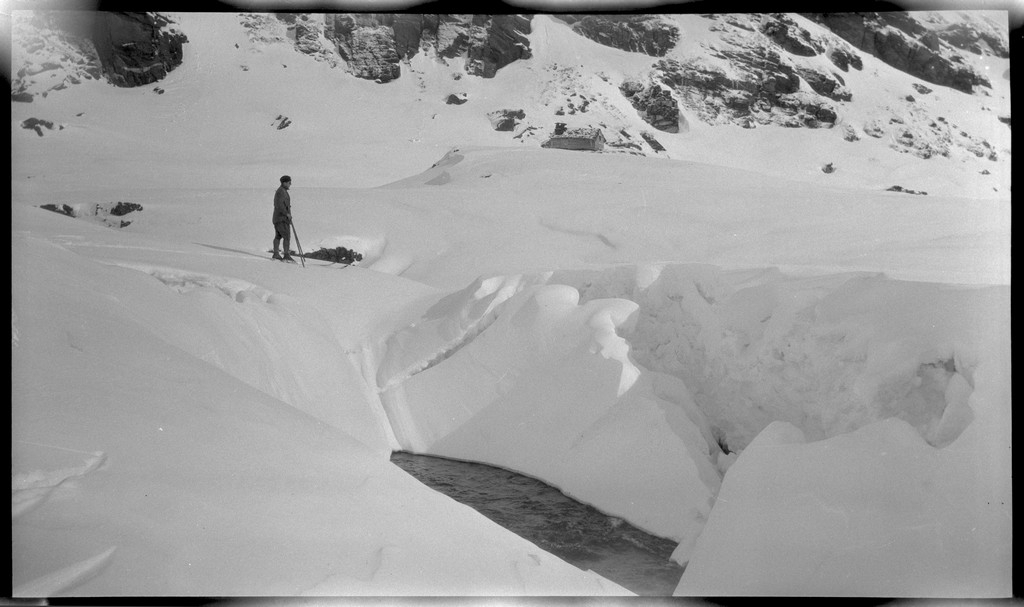 Sverre Idsøe på skitur fra Fjellberg til Napen i Suldal.