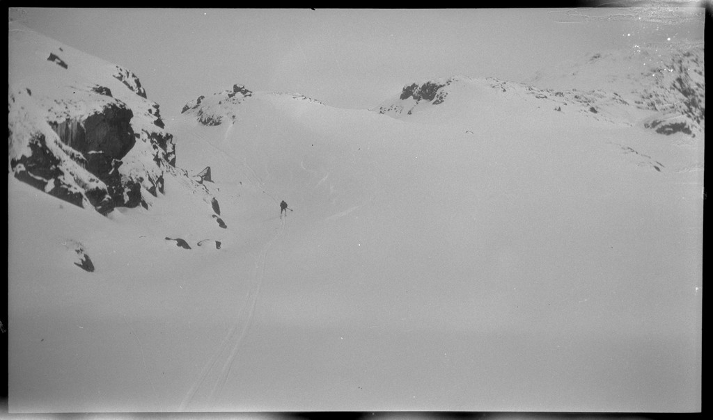 Sverre Idsøe på skitur fra Fjellberg til Napen i Suldal.