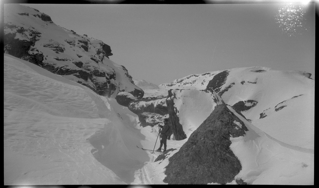 Sverre Idsøe på skitur fra Fjellberg til Napen i Suldal.